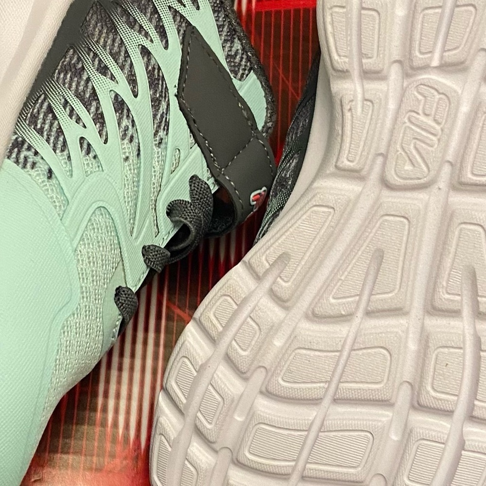Fila NIB Finition 7 Strap Athletic Shoes Kid Size 13 Colorway Mint Green & Gray - Picture 4 of 5